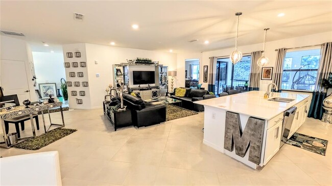 Building Photo - 5639 N Honore Ave