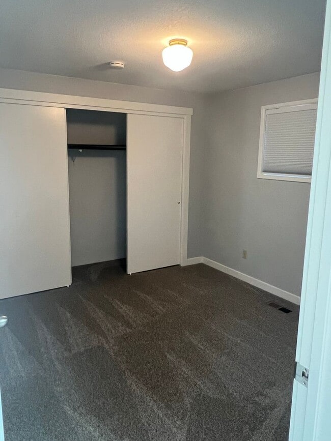 Building Photo - Newly Remodeled - Light & Bright  Home in ...