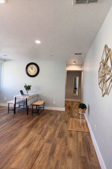 Building Photo - 608 E 29th St