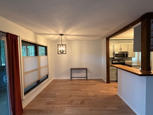 Building Photo - 7201 Winery Ln
