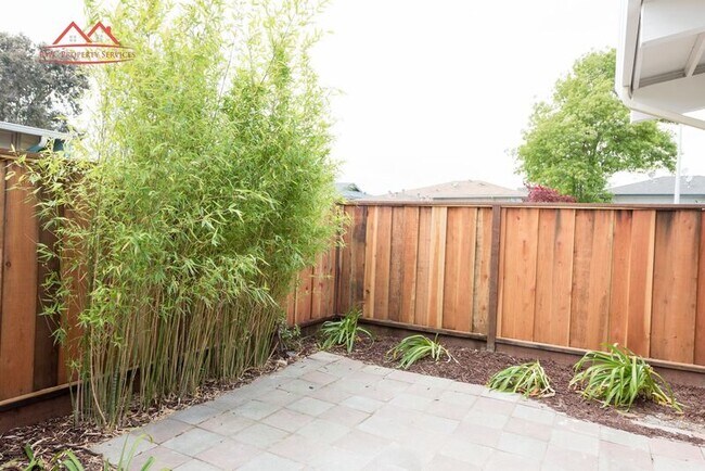 Building Photo - 1823 El Parque Ct