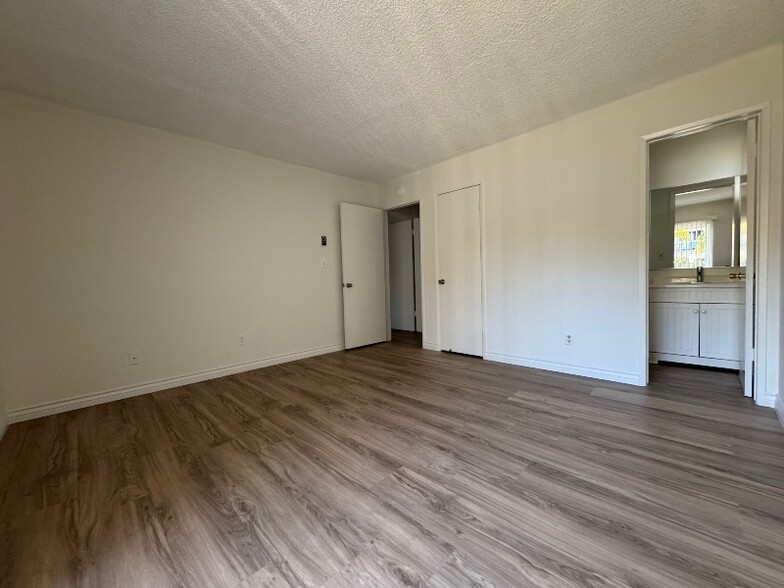 Building Photo - 613 N Guadalupe Ave