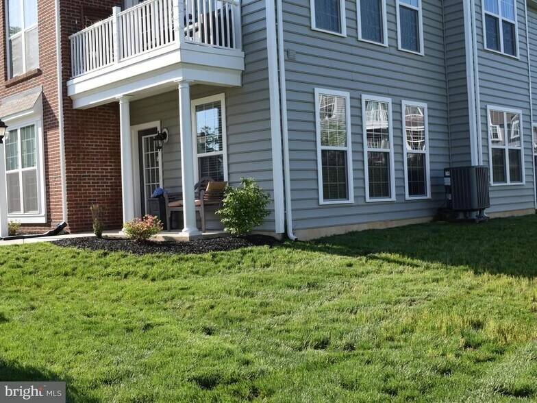 Building Photo - 690 Whitetail Dr