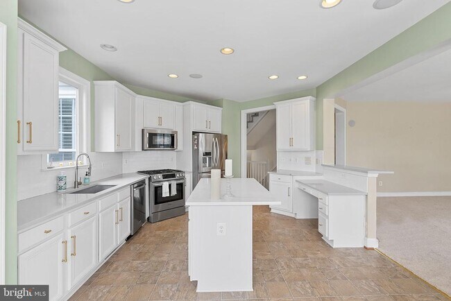 Building Photo - 24954 Calcite Pl