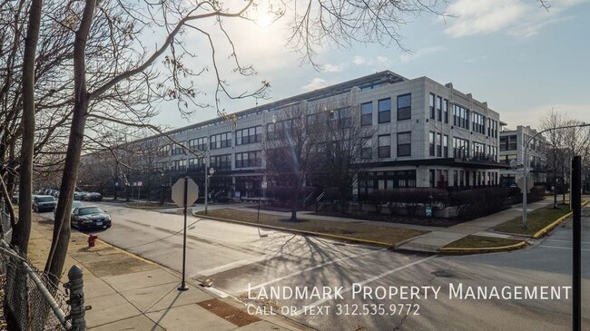 Building Photo - 1069 W 14th Pl