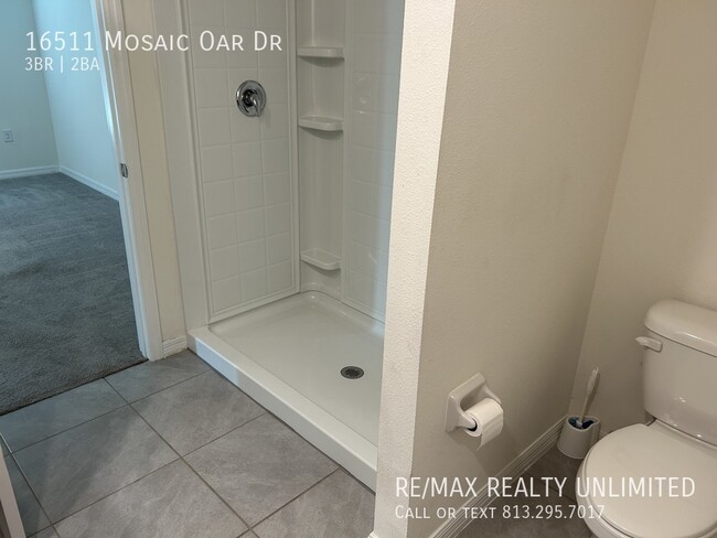 Building Photo - 16511 Mosaic Oar Dr