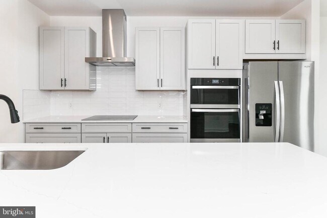 Building Photo - 43796 Mystic Maroon Ter