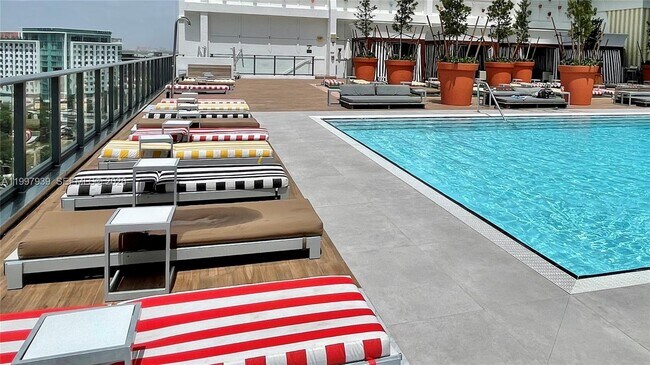 Building Photo - 1300 S Miami Ave