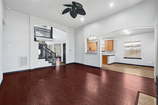 Building Photo - 8514 Discus Dr