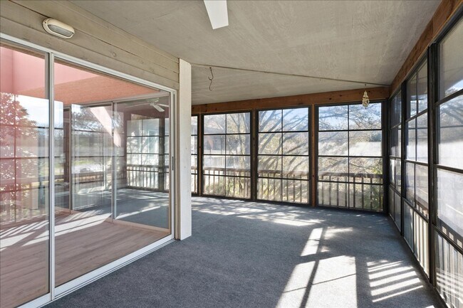 Building Photo - Yearly Rental: Convenient Location: 3-Bedroom, 2-Bath Condo in The Plantations, Lewes. $1,995/mon...