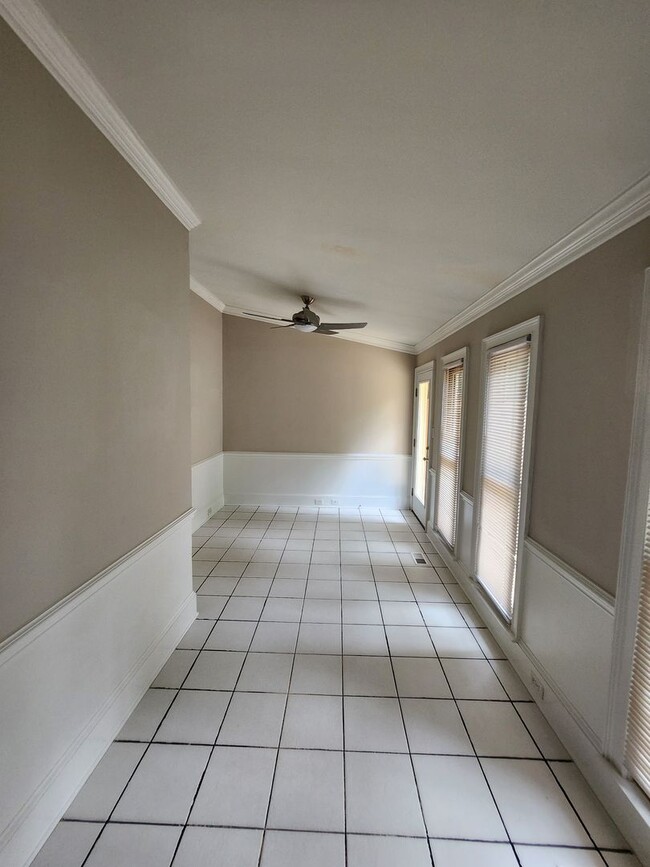 Building Photo - 624 Crown Pointe Dr