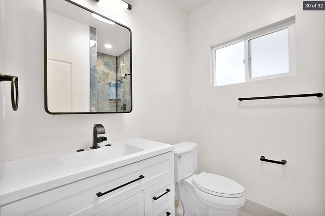 Building Photo - 12651 Kinman Ct
