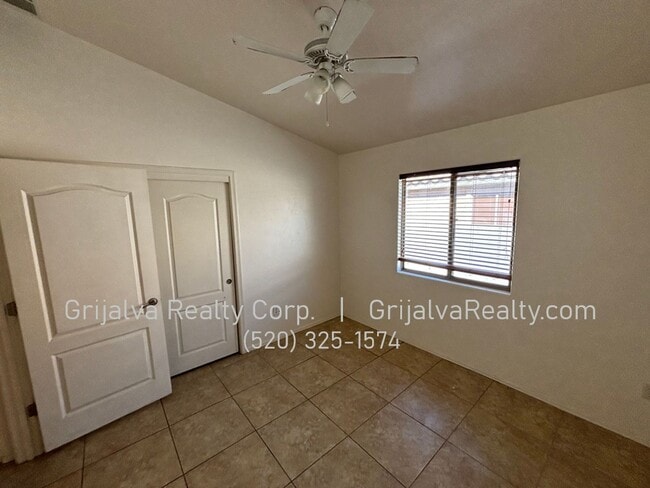 Building Photo - Beautiful 3 BR House in Gated Community (I...