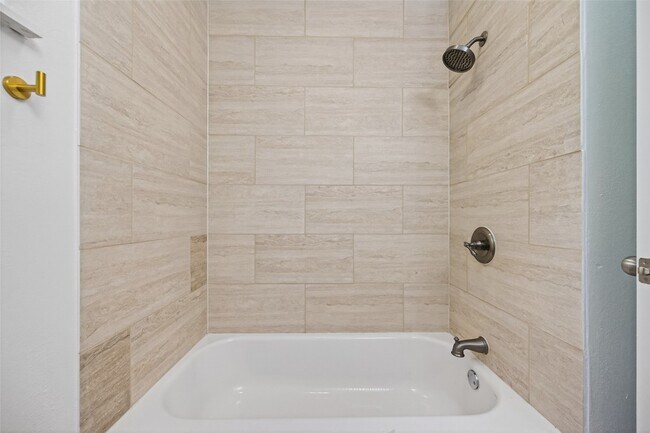 Building Photo - 24014 Nomini Hall Ln