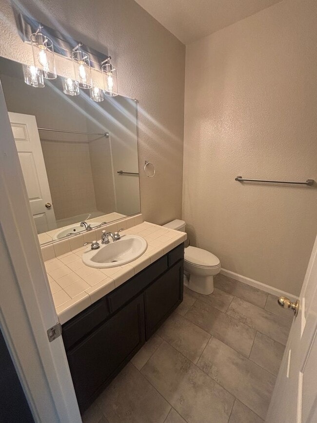 Building Photo - Single level 3 bedroom 2 bathroom home in Windsor's Vintage Greens with new paint and A/C