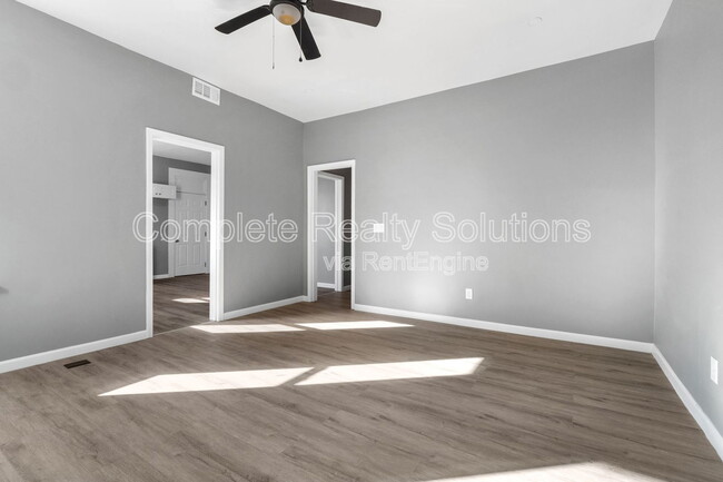 Building Photo - 3456 Chippewa St