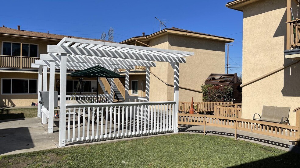 Building Photo - 7702 Chapman Ave