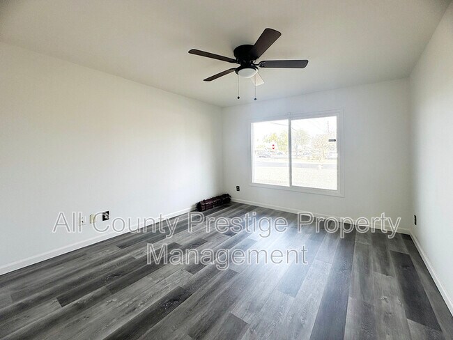 Building Photo - 3459 W Dailey St