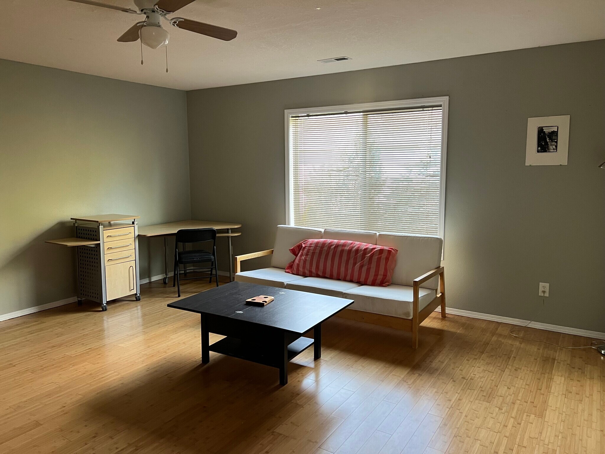 Large bedroom 1 or bonus tv room - 2185 N P St