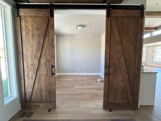 Building Photo - Luxury Living in StarView Estates - 4.98 A...