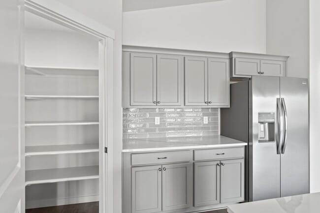 Building Photo - 10419 Rockaway Ridge St