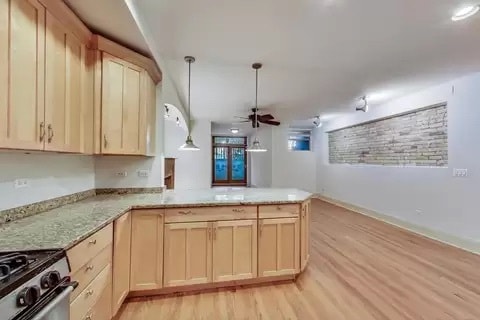 Kitchen - 4733 N Malden St