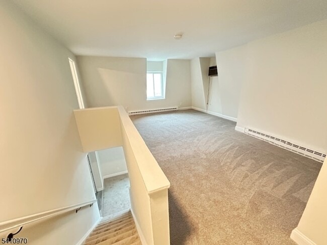 Building Photo - 234 Main St