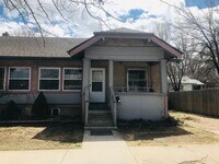 Building Photo - Beautiful 3 Bedroom Duplex