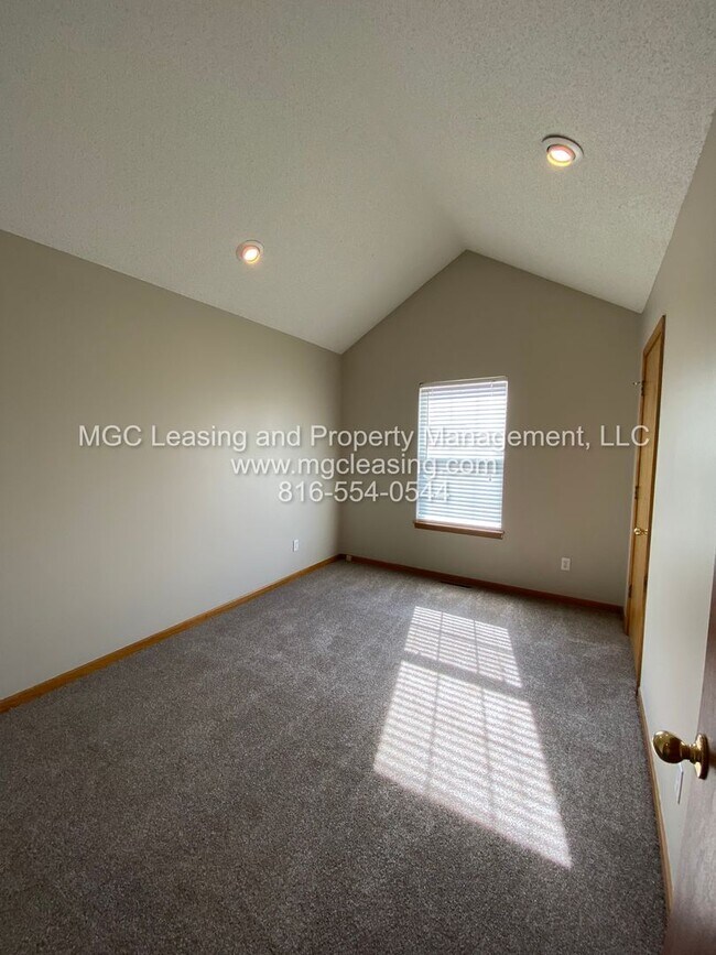 Building Photo - Charming Family Home in Greenwood’s Cheyen...