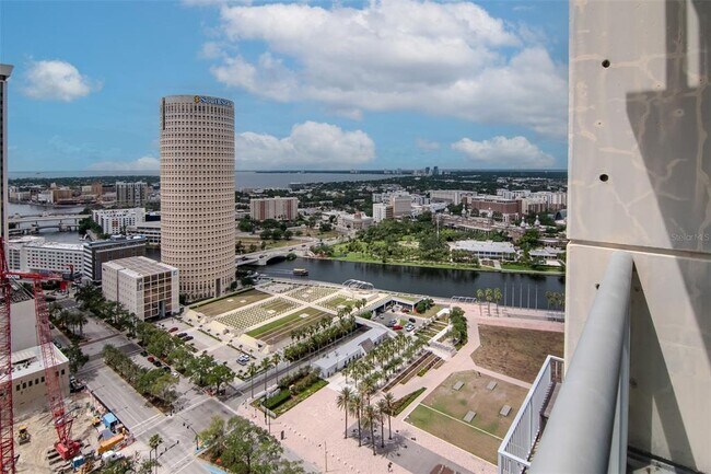 Building Photo - 777 N Ashley Dr