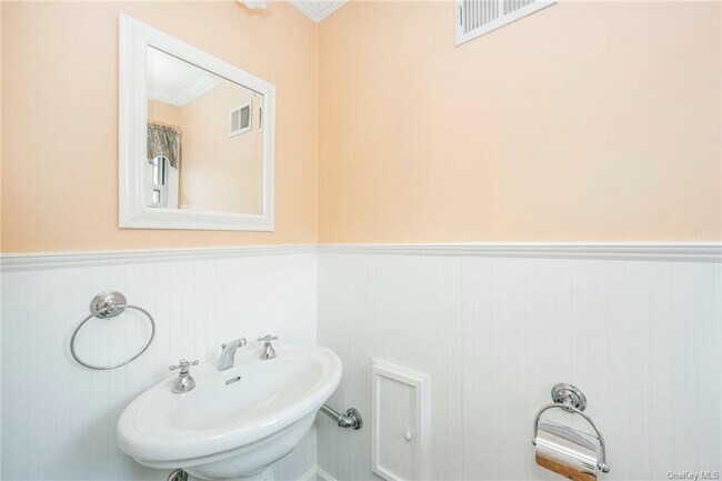 Building Photo - 130 Texas Ave