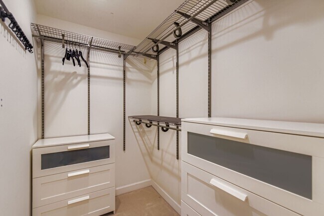 Building Photo - Downtown Austin 2 BD/ 2.5 BA Condo For Lease!