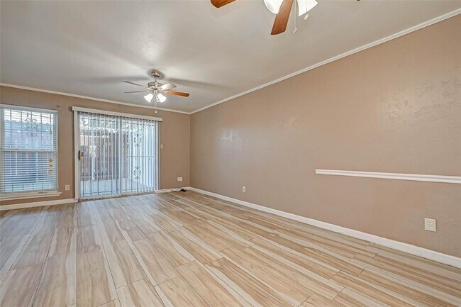 Building Photo - 2118 Straight Creek Dr