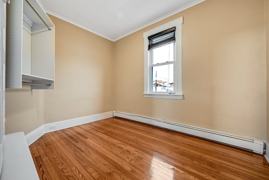 Building Photo - 74 Plauderville Ave