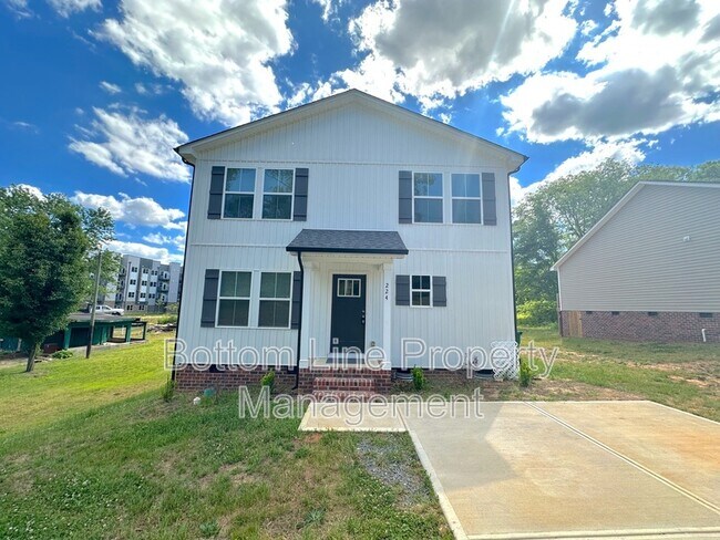 Building Photo - 224 Hampton Church Rd