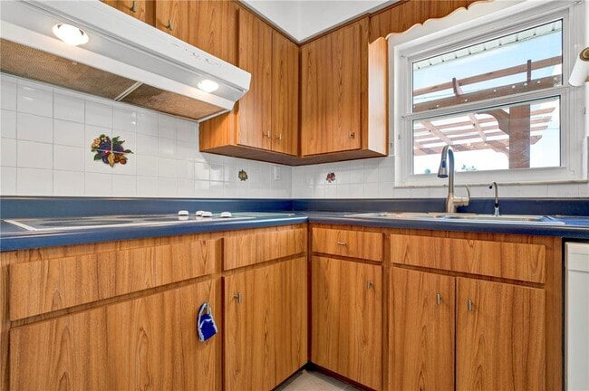 Building Photo - 2675 East Bay Isle Dr SE