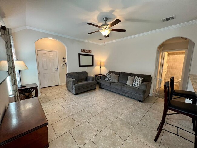 Building Photo - 10233 Crescendo Ln