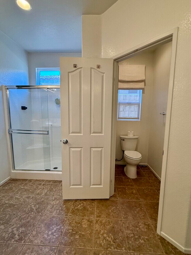 Building Photo - 1122 Oro Ridge