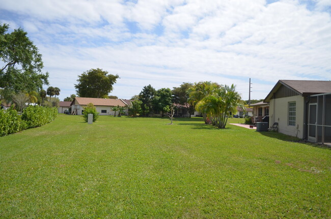 Building Photo - 5332 Viburnum Cir