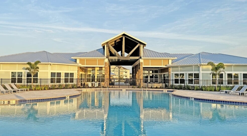 Primary Photo - The Carlton at Robinson Gateway