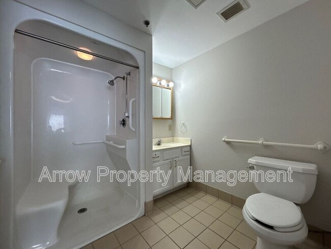 Building Photo - 150 Poppe Dr