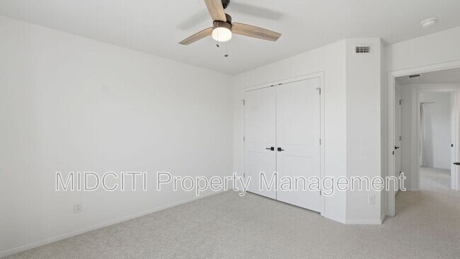 Building Photo - 1198 Green Hill Dr