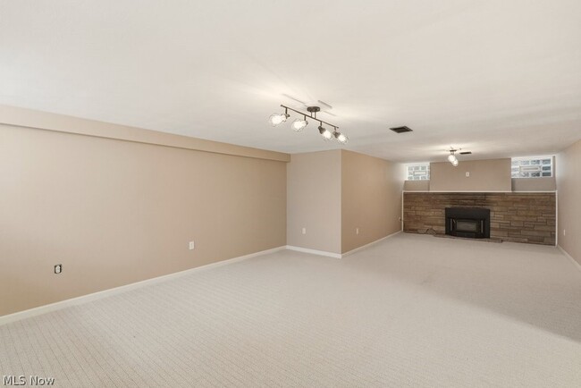 Building Photo - 6119 E Sprague Rd