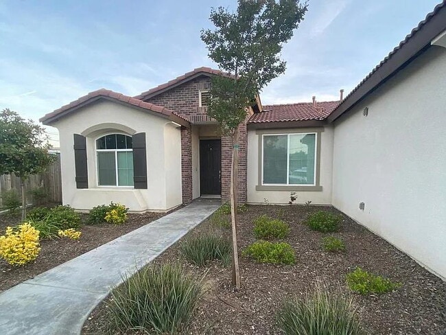 Building Photo - Beautiful home