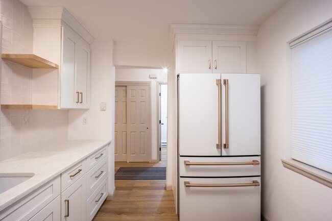 Building Photo - 404 Chelsea Cove S