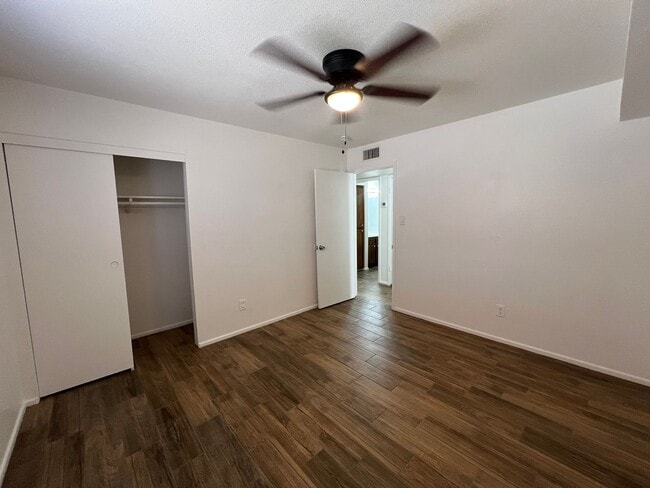 Building Photo - REMODELED 3 BEDROOM IN TOWN!