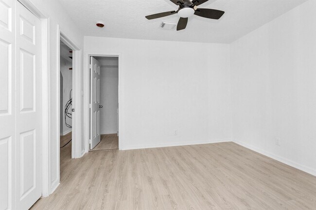 Building Photo - 16016 Green Manor Dr