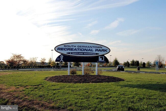 Building Photo - 13950 Estuary Dr