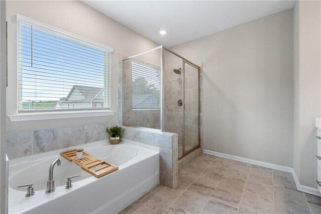 Building Photo - 3363 Park Pointe Cir