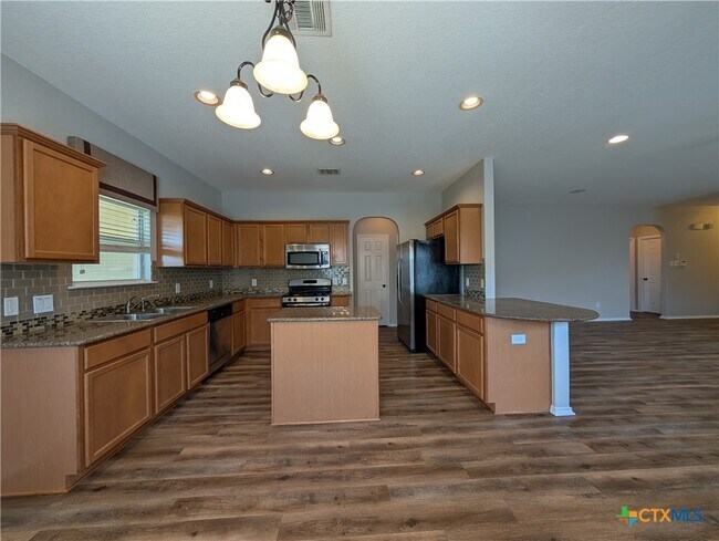 Building Photo - 2937 Post Oak Cir
